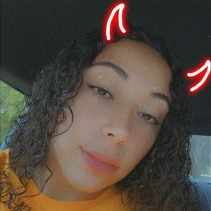 Meet your Posher, Kiana